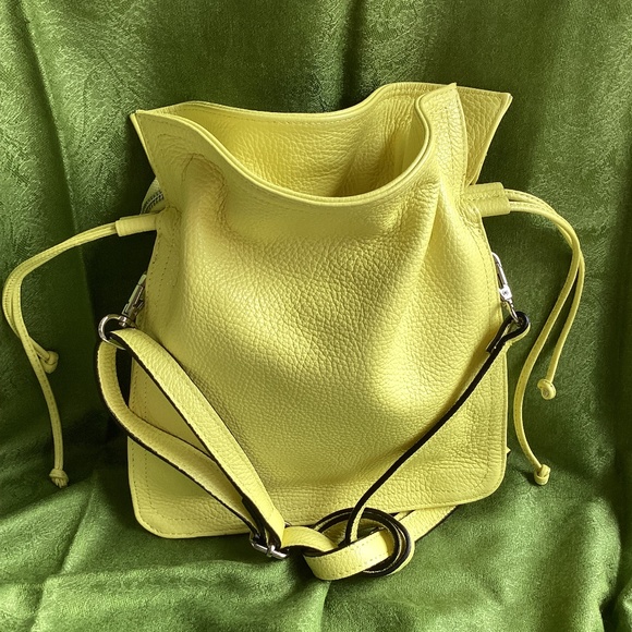 Borse In Pelle Handbags - Borse In Pelle Bright Yellow Genuine Leather Drawstring Cinch  Crossbody Handbag